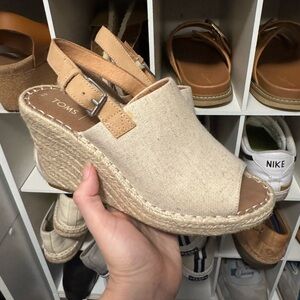 TOMS linen Women's Cream and Tan Wedge Espadrilles